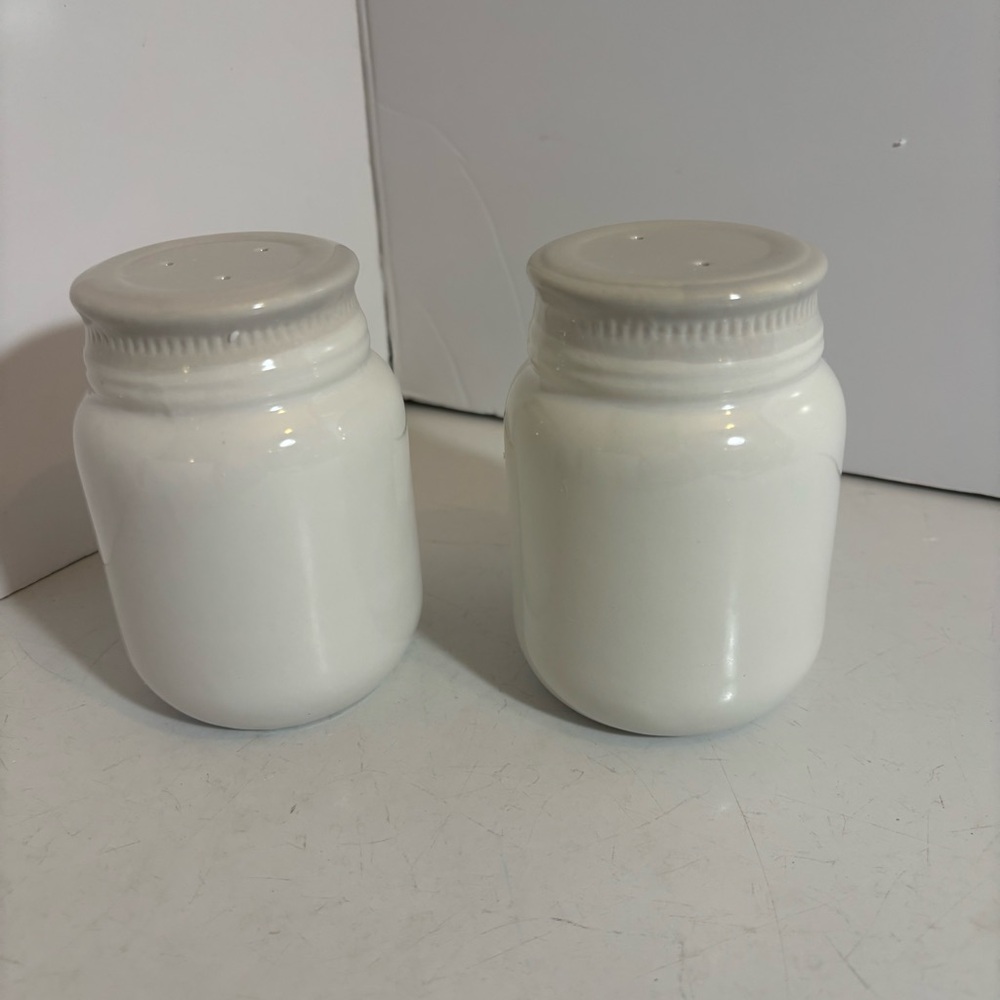 🛍️3/$30 BNWOT Comfify mason jar salt and pepper ceramic shakers - Picture 3 of 10